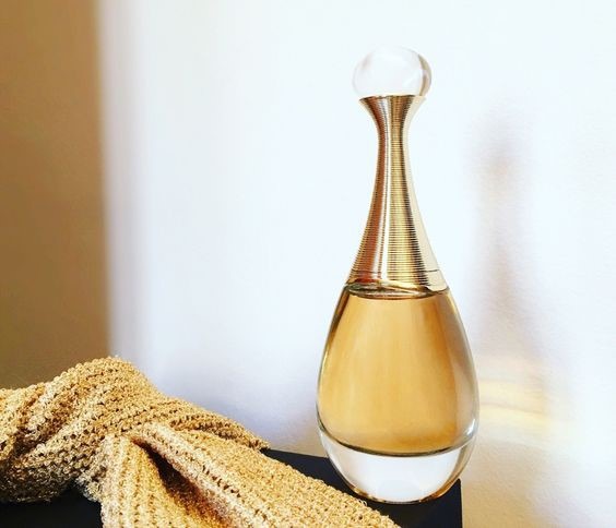 عطر دیور جادور